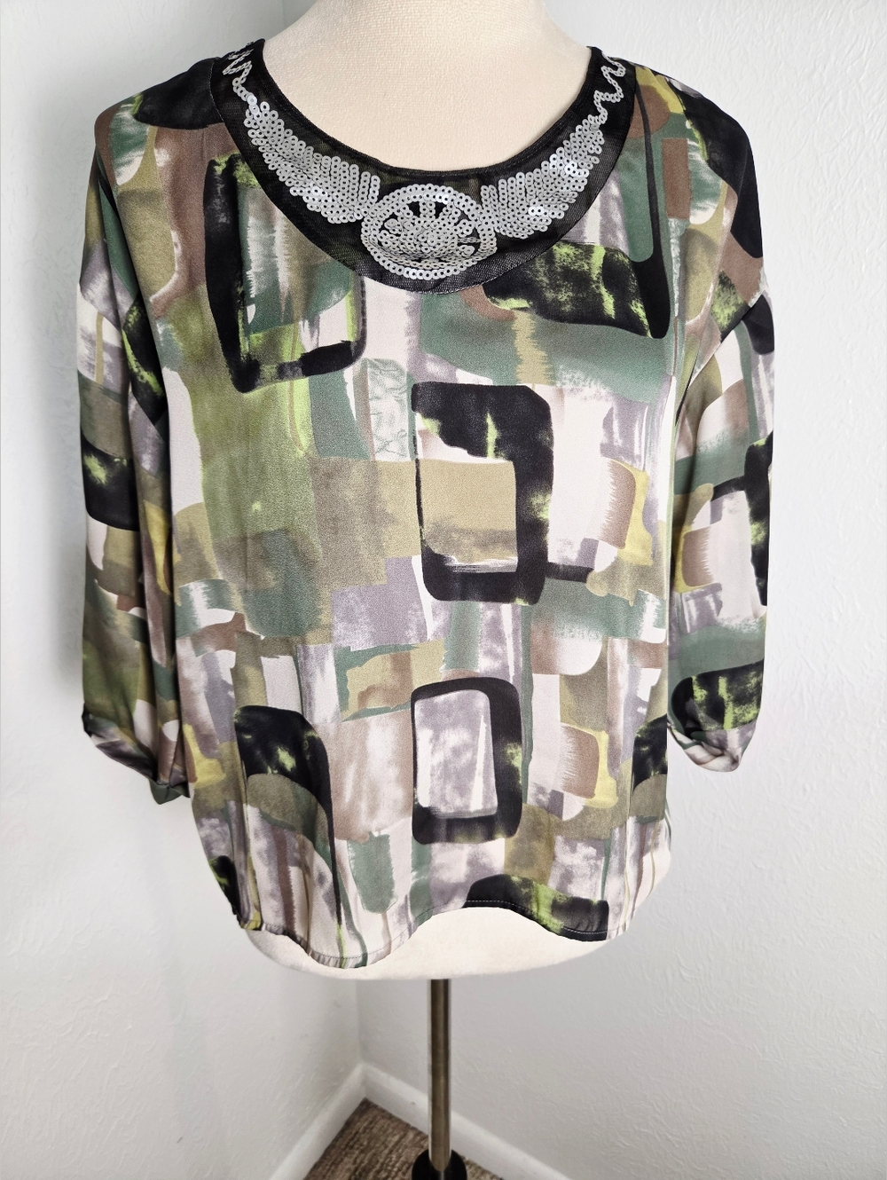 Quintessential Black & Green Abstract Hi-low Crop Top, Sequin Collar, Size Small